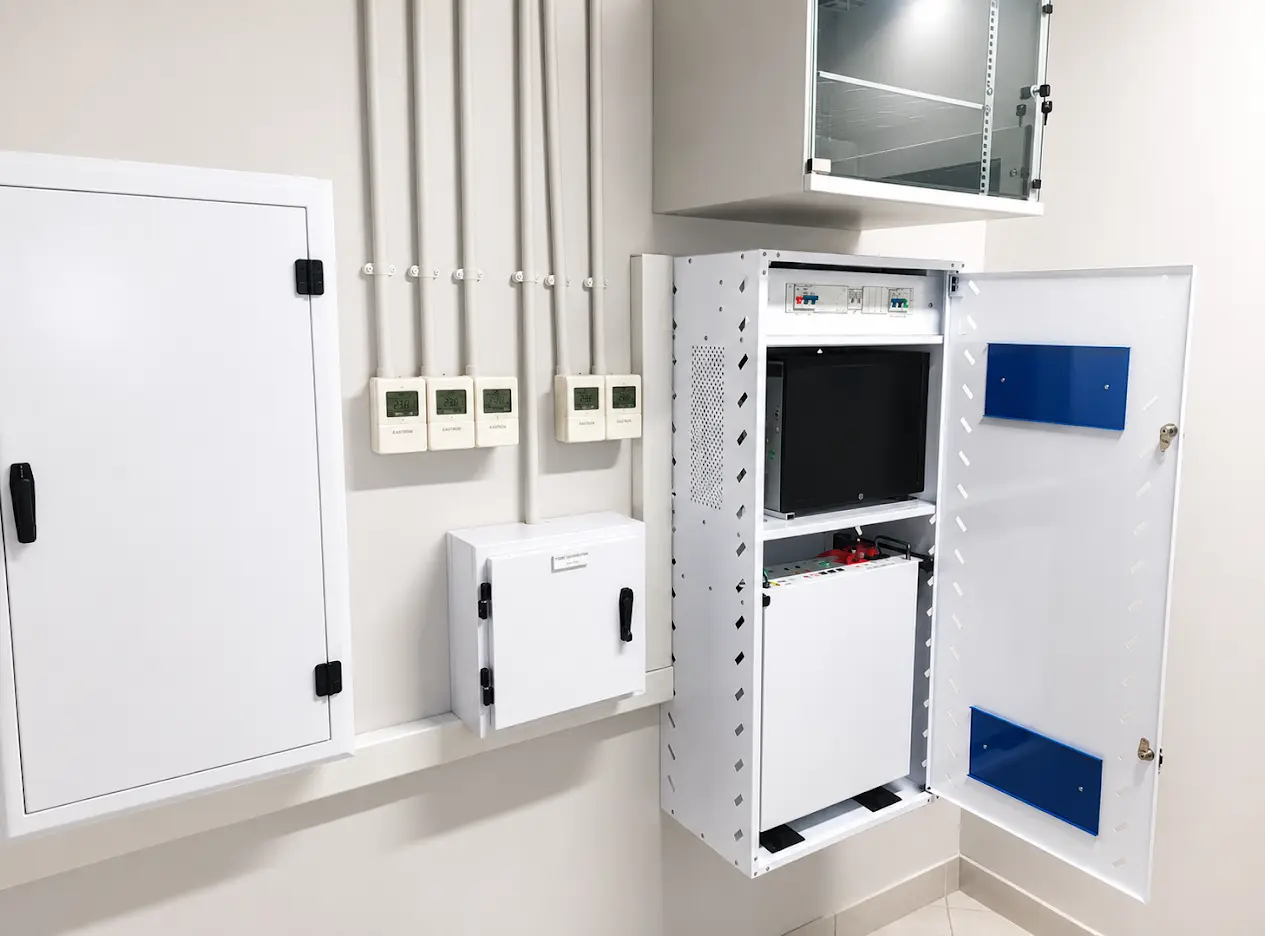 Integrated standby power cabinet